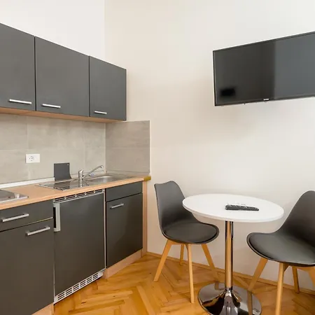 Apartment Tiho & Nena Pula