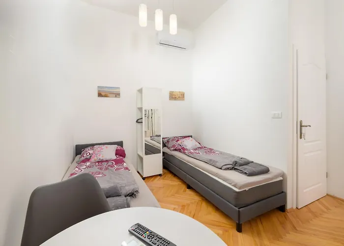 Apartment Tiho & Nena *