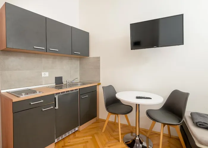 Apartment Tiho & Nena Pula